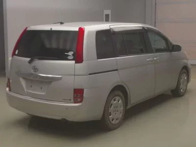 Toyota ISIS