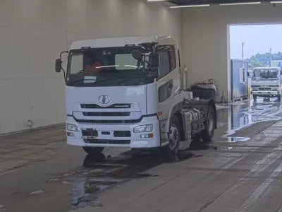 Nissan TRUCK