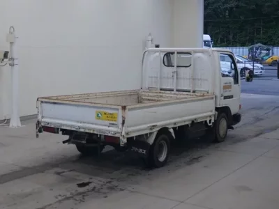 Nissan TRUCK