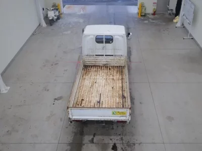 Nissan TRUCK