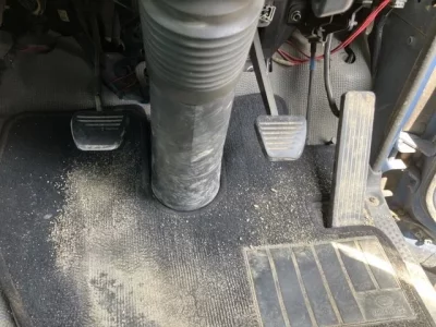 Nissan TRUCK
