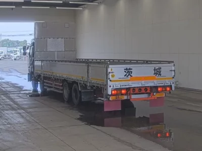 Nissan TRUCK