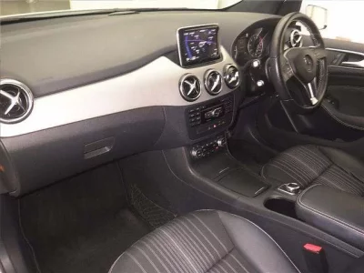 Mercedes-Benz B CLASS