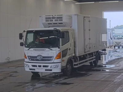 Hino TRUCK