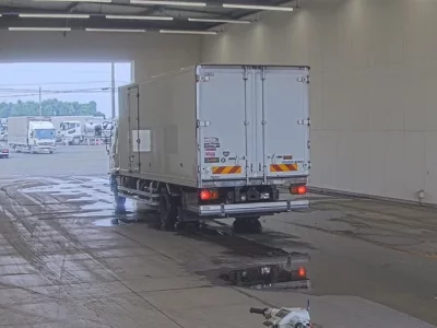 Hino TRUCK