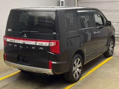 Mitsubishi DELICA D5