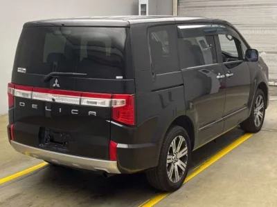 Mitsubishi DELICA D5