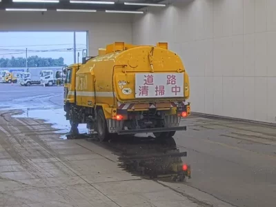 Nissan TRUCK