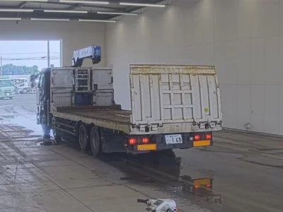 Nissan TRUCK