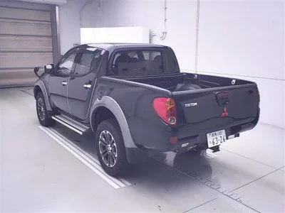 Mitsubishi TRITON