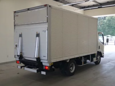 Isuzu ELF