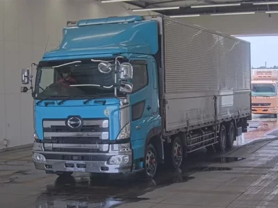 Hino TRUCK