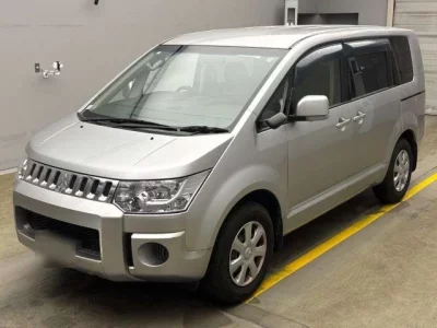 Mitsubishi DELICA D5
