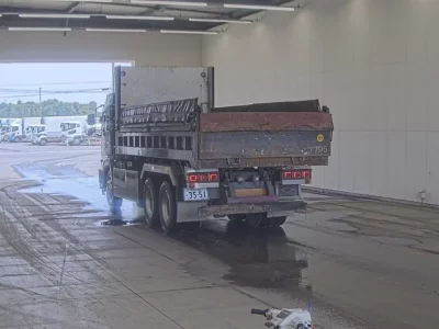 Hino TRUCK