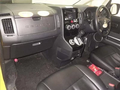 Mitsubishi DELICA D5