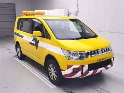Mitsubishi DELICA D5