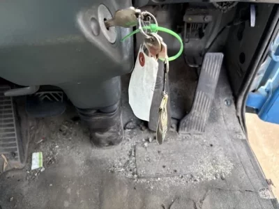 Nissan TRUCK
