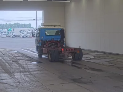 Nissan TRUCK