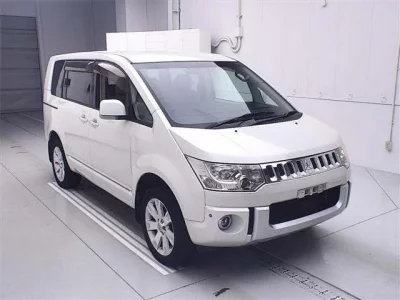 Mitsubishi DELICA D5