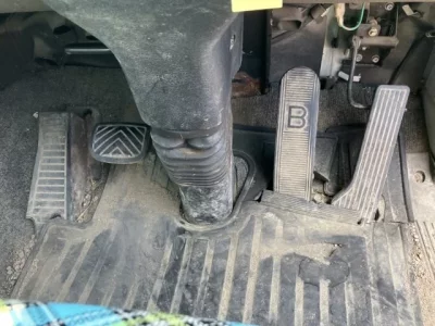 Nissan TRUCK