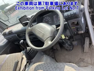 Nissan TRUCK