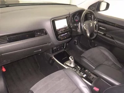 Mitsubishi OUTLANDER PHEV