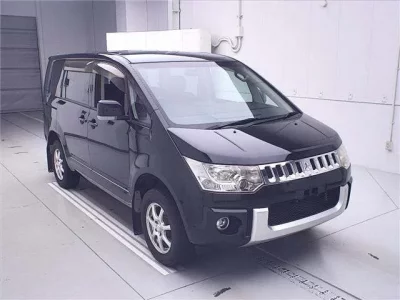 Mitsubishi DELICA D5