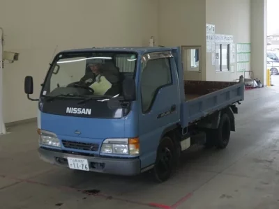Nissan TRUCK