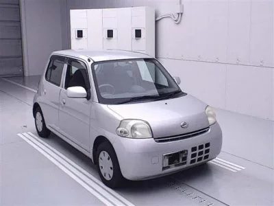 Daihatsu Esse