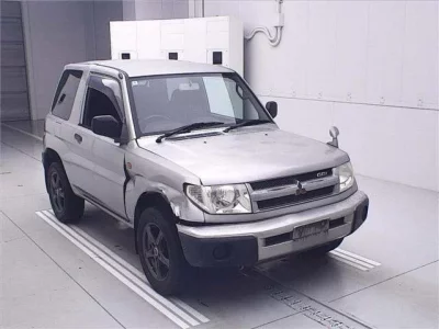 Mitsubishi PAJERO IO