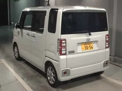 Toyota PIXIS MEGA