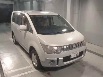Mitsubishi DELICA D5
