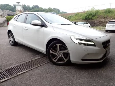Volvo V40