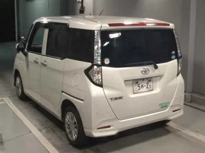 Toyota TANK