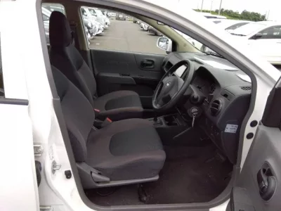Nissan AD
