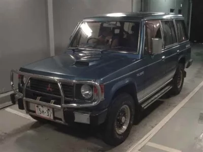 Mitsubishi PAJERO