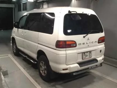Mitsubishi DELICA