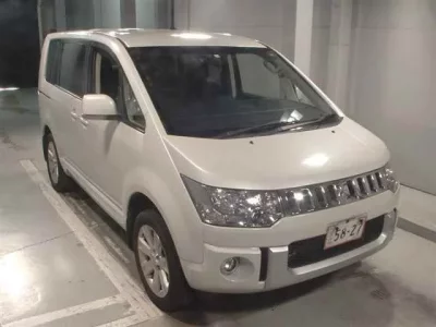Mitsubishi DELICA D5