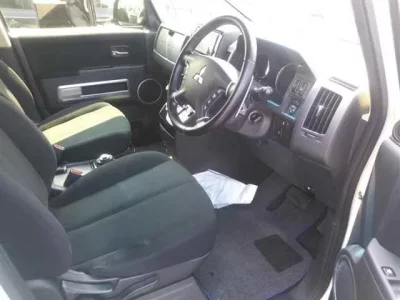 Mitsubishi DELICA D5