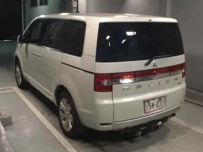 Mitsubishi DELICA D5