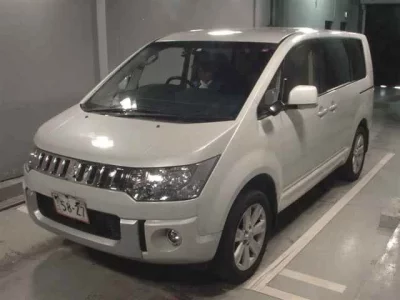 Mitsubishi DELICA D5