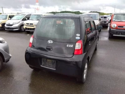 Daihatsu Esse