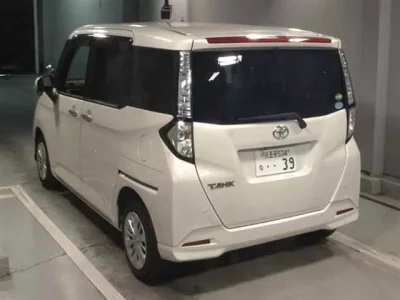 Toyota TANK