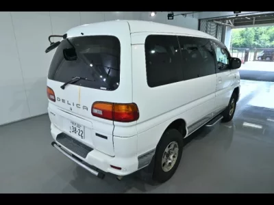 Mitsubishi DELICA