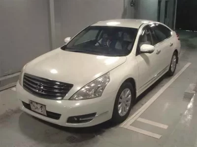 Nissan TEANA
