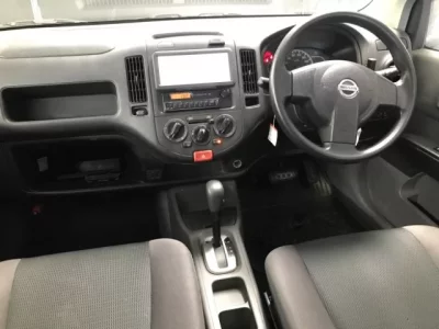 Nissan AD