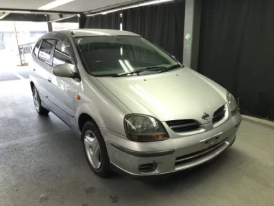 Nissan TINO