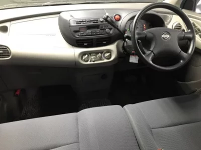 Nissan TINO