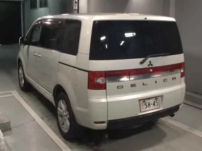 Mitsubishi DELICA D5