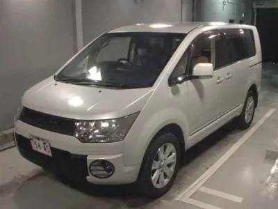 Mitsubishi DELICA D5